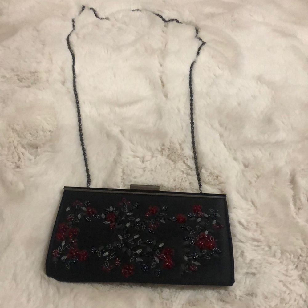 Black and red beaded chain purse